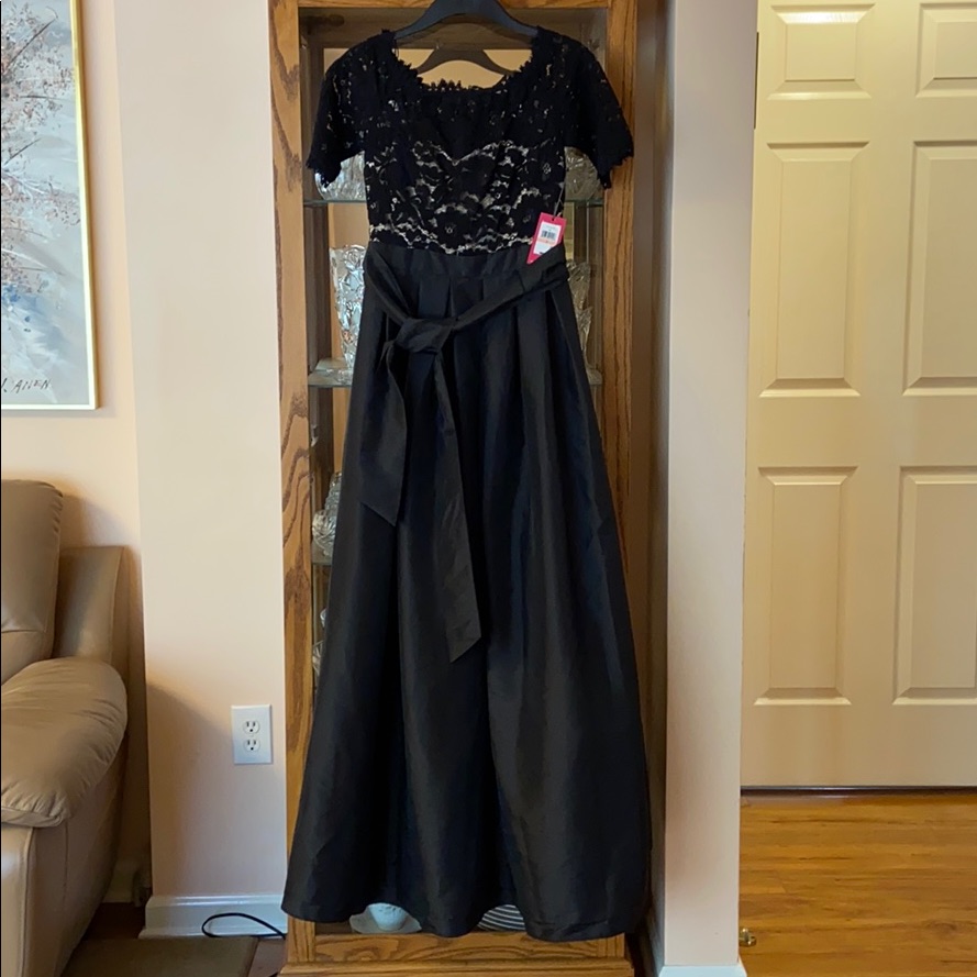 Vince Camuto Maxi Dress Size 2